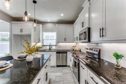 3712 S Main Street, Fort Worth, TX 76110