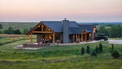 987 River Rd., Red Cloud, NE 68970