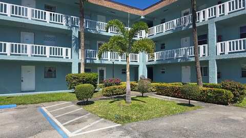 606 SW Natura Blvd, Deerfield Beach, FL 33441