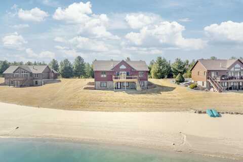 N8090 Clear Water Drive, New Lisbon, WI 53950
