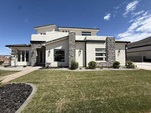 466 W Lanz CIR, Washington, UT 84780
