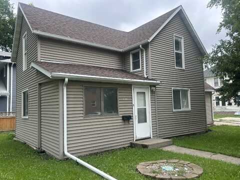 724 S 2nd Street, Aberdeen, SD 57401