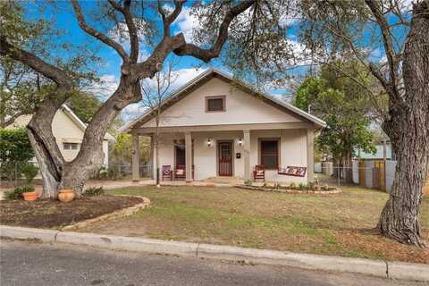 823 Robinson Avenue, Kerrville, TX 78028