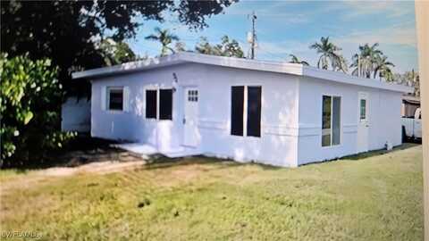 92 Oak Street, North Fort Myers, FL 33903