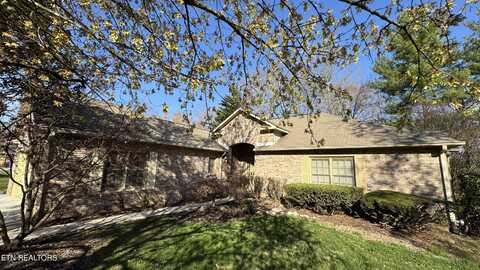 6818 Hunters Tr, Knoxville, TN 37921