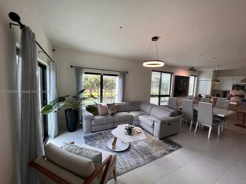 8001 NW 41 St, Doral, FL 33166