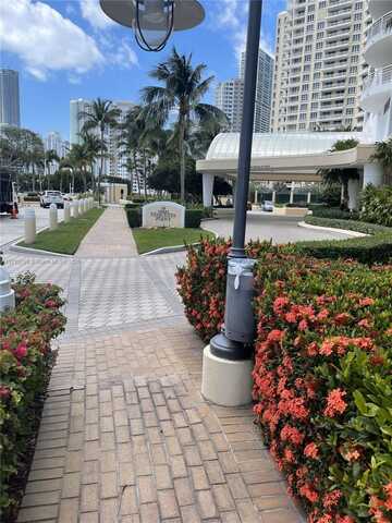 848 Brickell Key Dr, Miami, FL 33131
