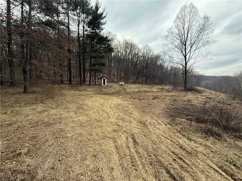 7261 Waterworks Hill Road SE, Uhrichsville, OH 44683