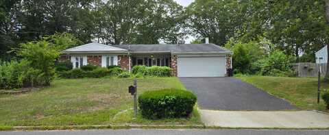 24 Woodbine St, Coram, NY 11727