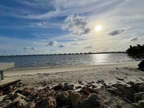 1502 S Lakeside Dr, Lake Worth, FL 33460