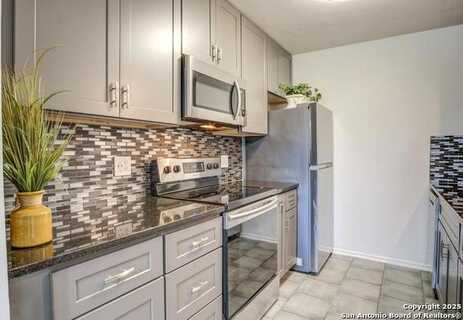 1819 Babcock, San Antonio, TX 78229