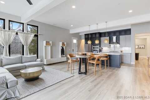 40 Just Us Place unit: 2B, Sunrise Beach, MO 65079
