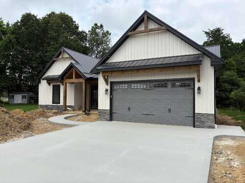 2599 Apple Valley Drive, Howard, OH 43028