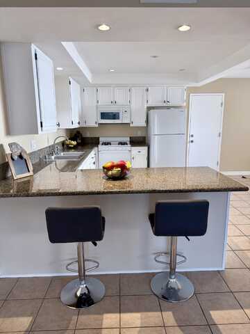 1636 E Paseo De La Palma, Palm Springs, CA 92264