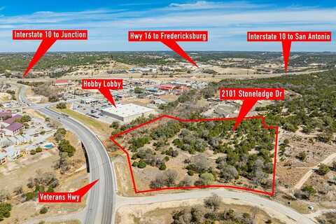 2101 Stoneledge, Kerrville, TX 78028