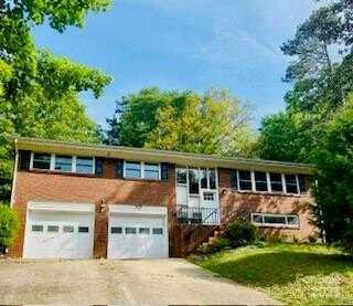 1525 16th Avenue Circle NW, Hickory, NC 28601