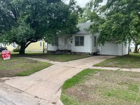 608 S Main St, Bushton, KS 67427