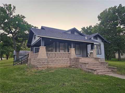 511 S State Street, Yates Center, KS 66783