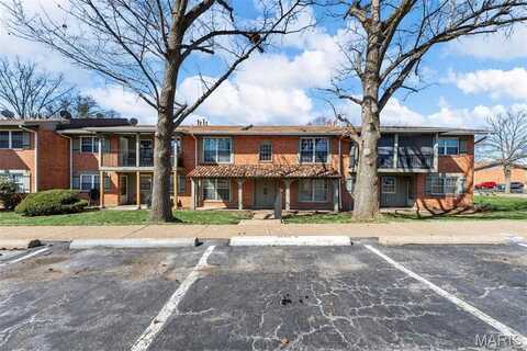 8724 Santa Bella Drive, Hazelwood, MO 63042