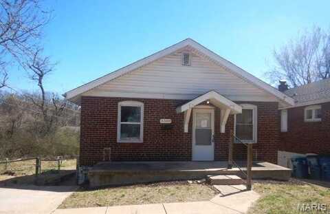 8380 College Avenue, Saint Louis, MO 63136