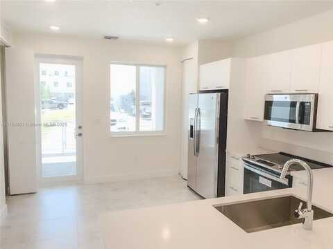 6410 NW 102nd Path, Doral, FL 33178