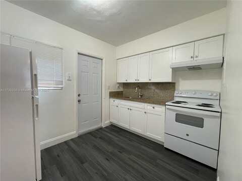 15940 NE 19th Ct, North Miami Beach, FL 33162