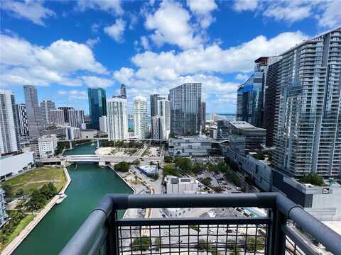 690 SW 1st Ct, Miami, FL 33130