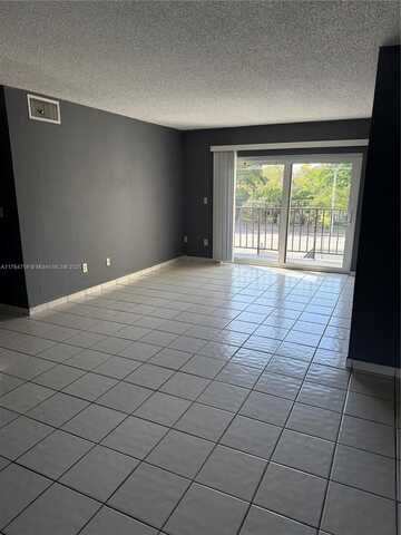 5501 NW 7th St, Miami, FL 33126