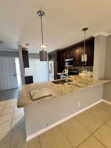 10600 NW 14th St, Plantation, FL 33322
