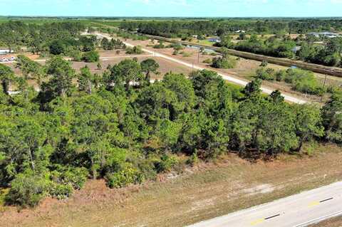 655 Columbus Blvd, Lehigh Acres, FL 33974