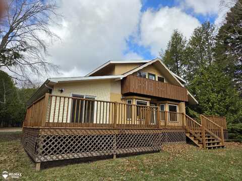 4041 W Cedar Lake, Greenbush, MI 48738