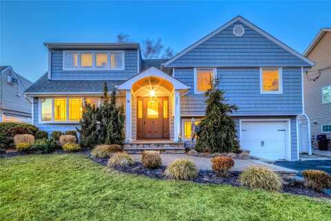 242 W Waukena Avenue, Oceanside, NY 11572