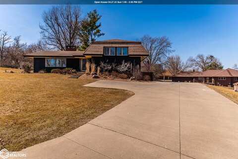 1717 Country Club Place, Marshalltown, IA 50158