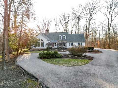 20 Stonecreek Drive, Chagrin Falls, OH 44022