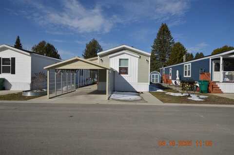 526 N Lake, Boyne City, MI 49712