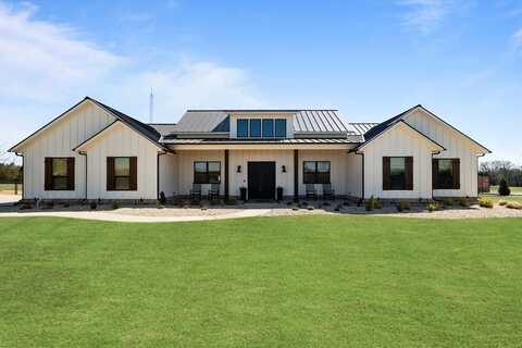414 County Road 4928, Trenton, TX 75490