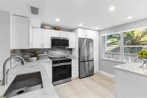 2102 Lucaya Bnd, Coconut Creek, FL 33066