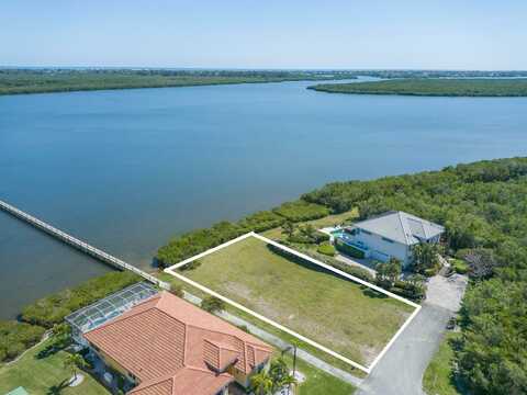 7410 29th Court, Vero Beach, FL 32967