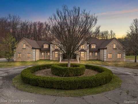 47900 W Nine Mile Road, Novi, MI 48374