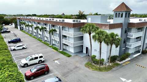 400 SE 10th St, Deerfield Beach, FL 33441
