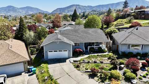 109 Shoemaker Way, Grants Pass, OR 97527