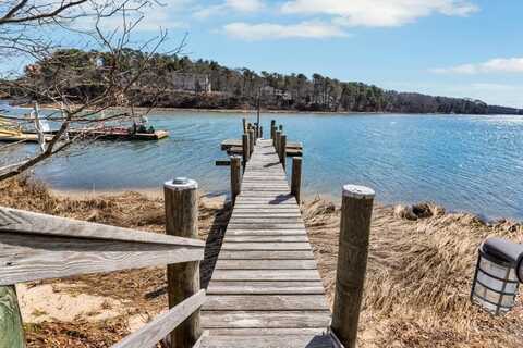 34 Quaker Run Road, Mashpee, MA 02649