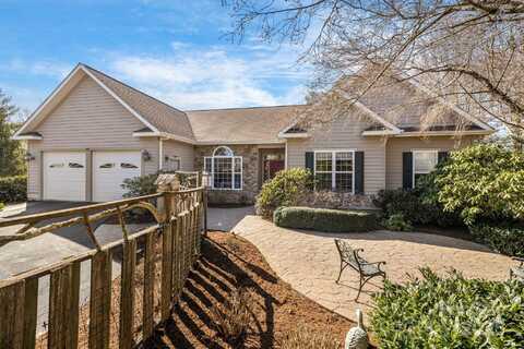 585 Rickel Drive, Hendersonville, NC 28739