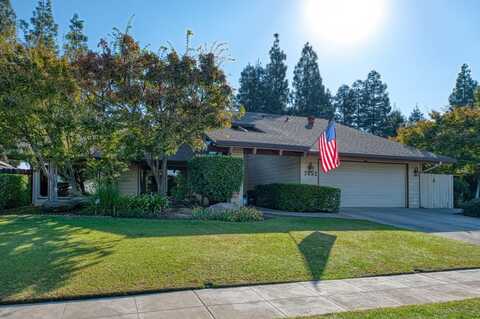 7452 6Th Street N, Fresno, CA 93720