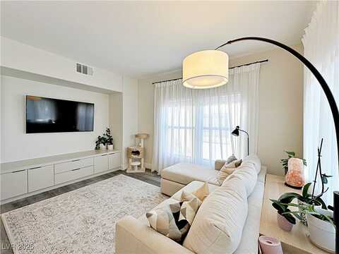 8250 N Grand Canyon Drive, Las Vegas, NV 89166