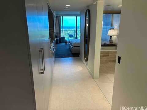 383 Kalaimoku Street, Honolulu, HI 96815