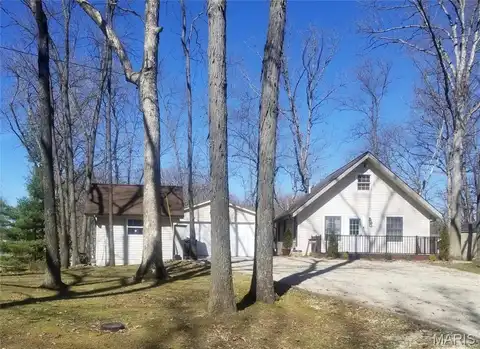 8774 E Chinquapin Avenue E, Effingham, IL 62401
