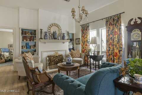 209 River Place, Jackson, MS 39211
