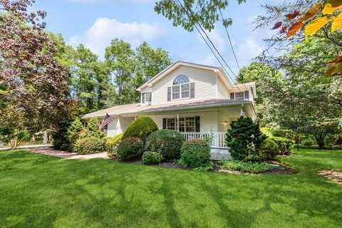 735 Deerfoot Path, Cutchogue, NY 11935