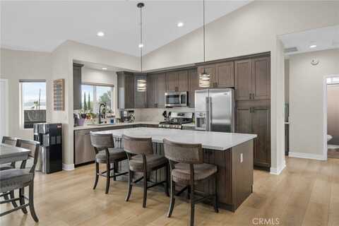 10983 Redwood Avenue, Hesperia, CA 92345